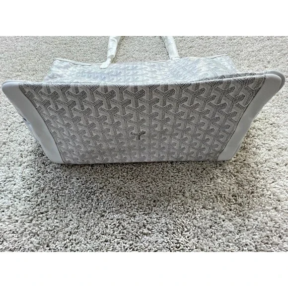 Goyard Saint Louis Tote Bag in White Goyardine Canvas - Picture 3 of 12